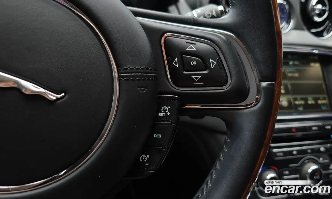 Jaguar XJ 2012 3.0 автомат (гидро), фото 16 Jaguar XJ 2012 3.0 автомат (гидро), фото 16