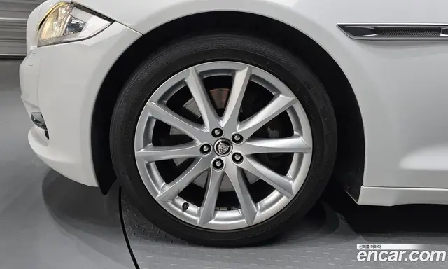 Jaguar XJ 2012 3.0 автомат (гидро), миниатюра 5 Jaguar XJ 2012 3.0 автомат (гидро), миниатюра 5