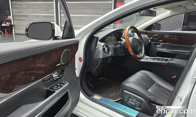 Jaguar XJ 2012 3.0 автомат (гидро), миниатюра 10 Jaguar XJ 2012 3.0 автомат (гидро), миниатюра 10