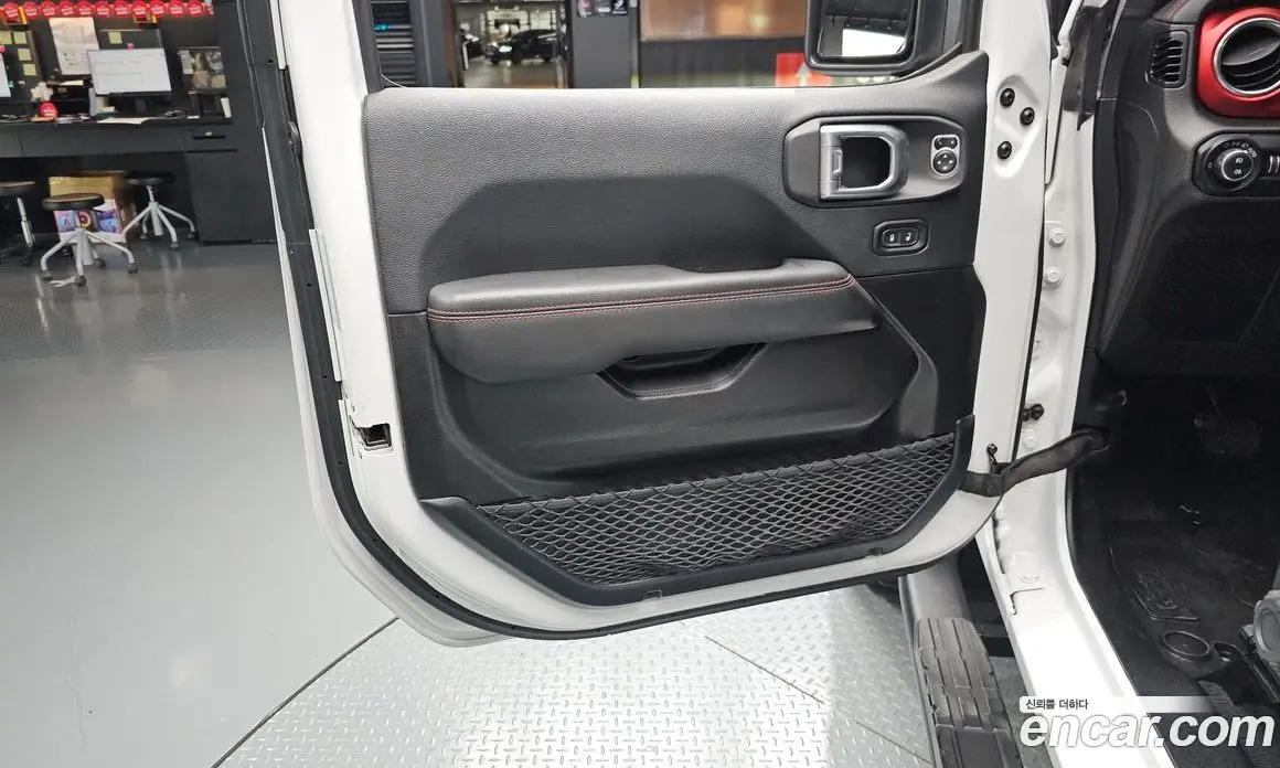 Jeep Wrangler 2019 2.0 автомат (гидро), фото 14 Jeep Wrangler 2019 2.0 автомат (гидро), фото 14