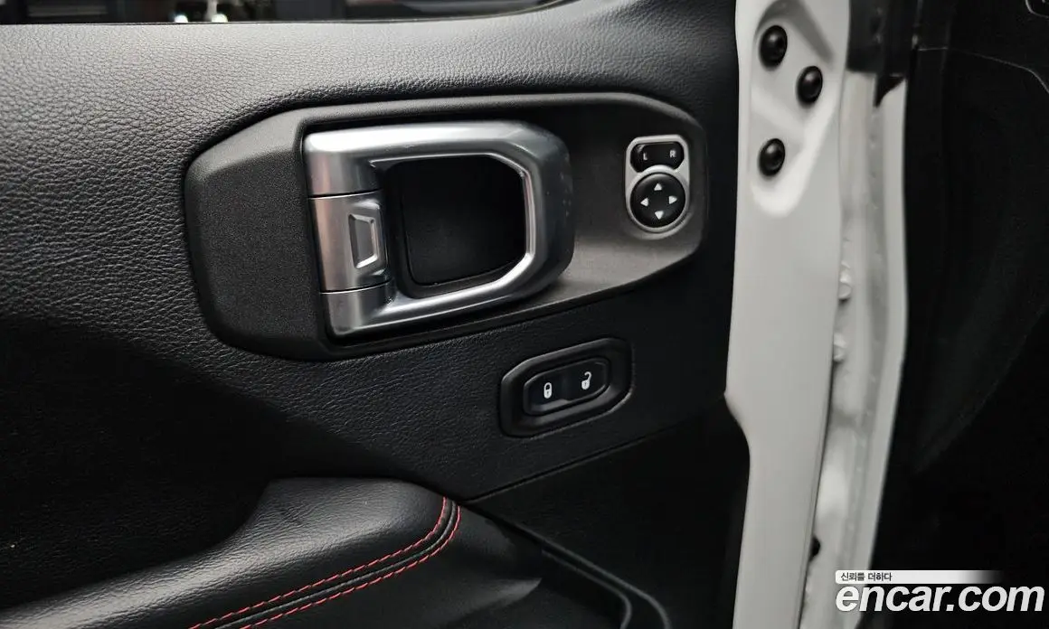 Jeep Wrangler 2019 2.0 автомат (гидро), фото 30 Jeep Wrangler 2019 2.0 автомат (гидро), фото 30