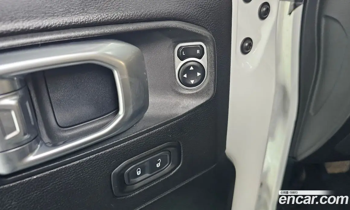 Jeep Wrangler 2019 2.0 автомат (гидро), фото 25 Jeep Wrangler 2019 2.0 автомат (гидро), фото 25