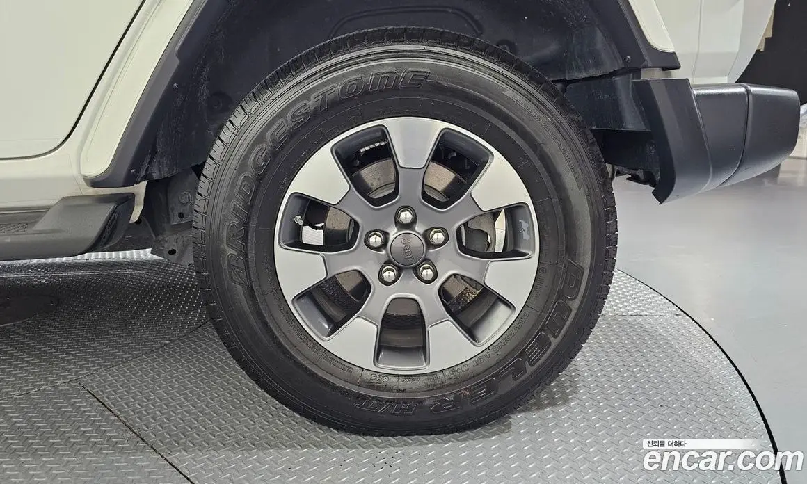 Jeep Wrangler 2019 2.0 автомат (гидро), фото 7 Jeep Wrangler 2019 2.0 автомат (гидро), фото 7