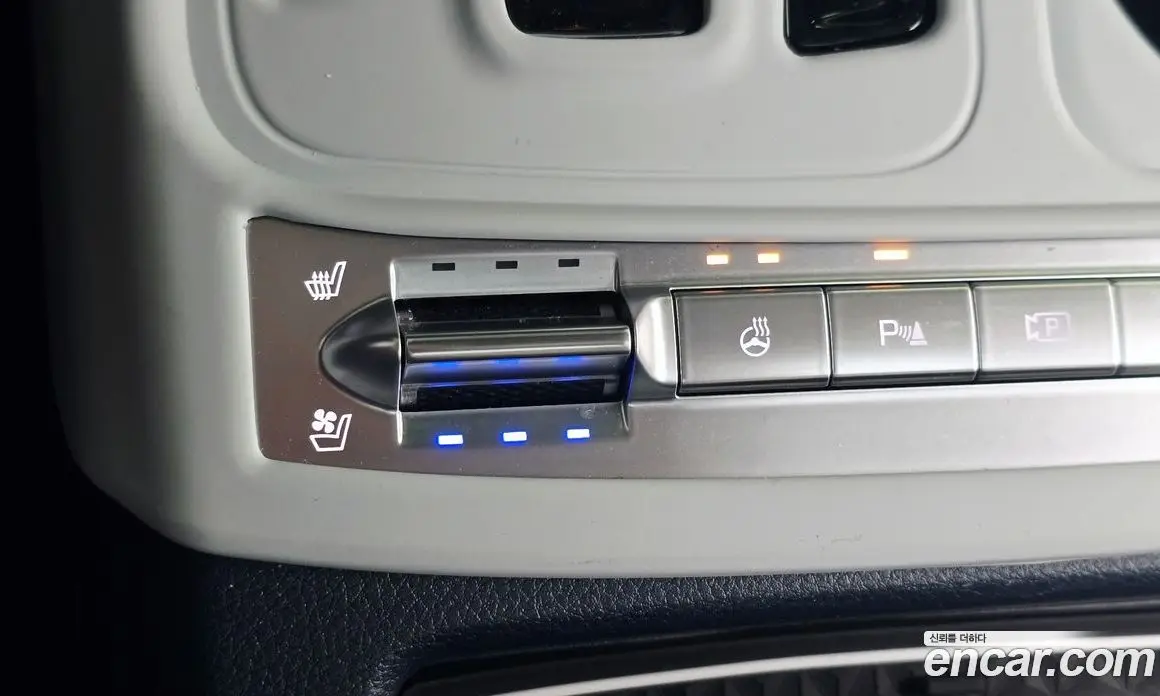 Kia Carnival 2025 1.6 автомат (гидро), фото 35