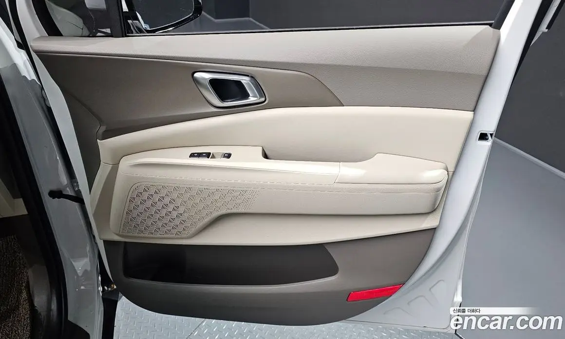 Kia Carnival 2026 1.6 автомат (гидро), фото 15