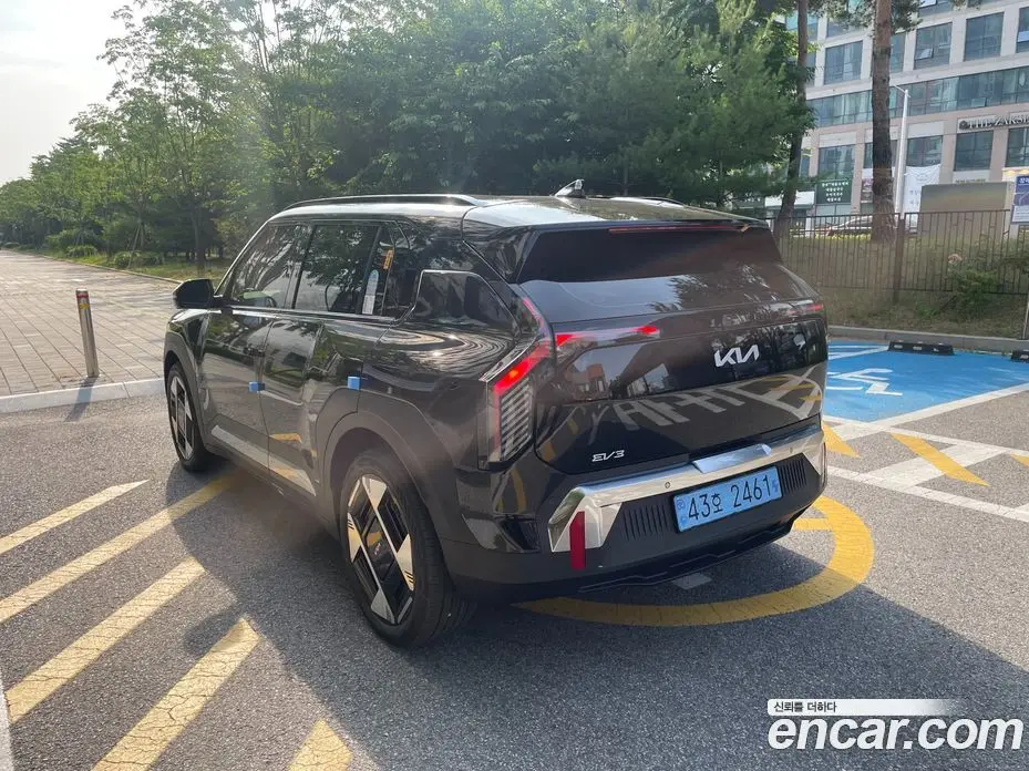 Kia EV3 2026 автомат (гидро), фото 4 Kia EV3 2026 автомат (гидро), фото 4