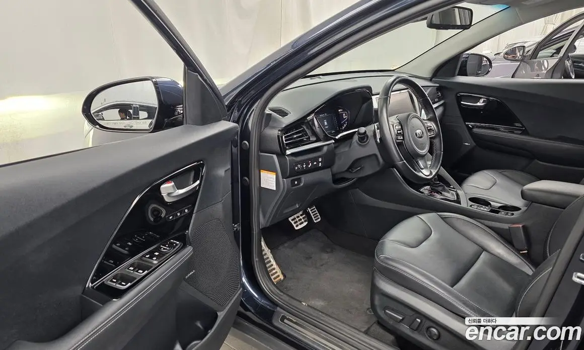 Kia Niro 2021 1.6 автомат (гидро), фото 13
