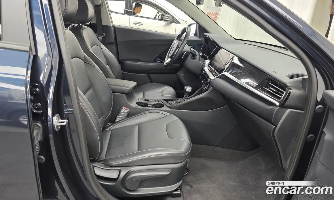 Kia Niro 2021 1.6 автомат (гидро), фото 16
