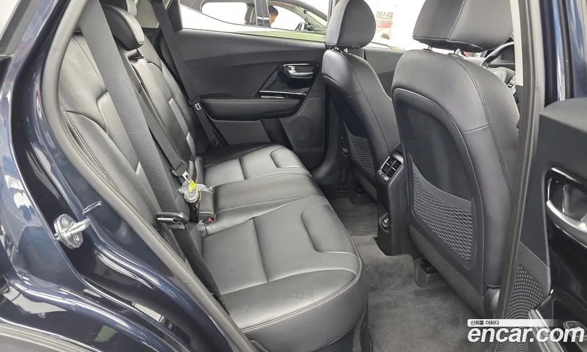 Kia Niro 2021 1.6 автомат (гидро), фото 17