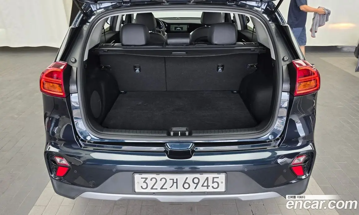 Kia Niro 2021 1.6 автомат (гидро), фото 26