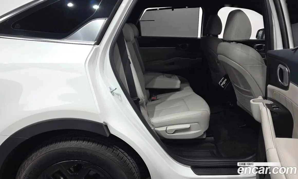 Kia Sorento 2023 1.6 автомат (гидро), фото 17