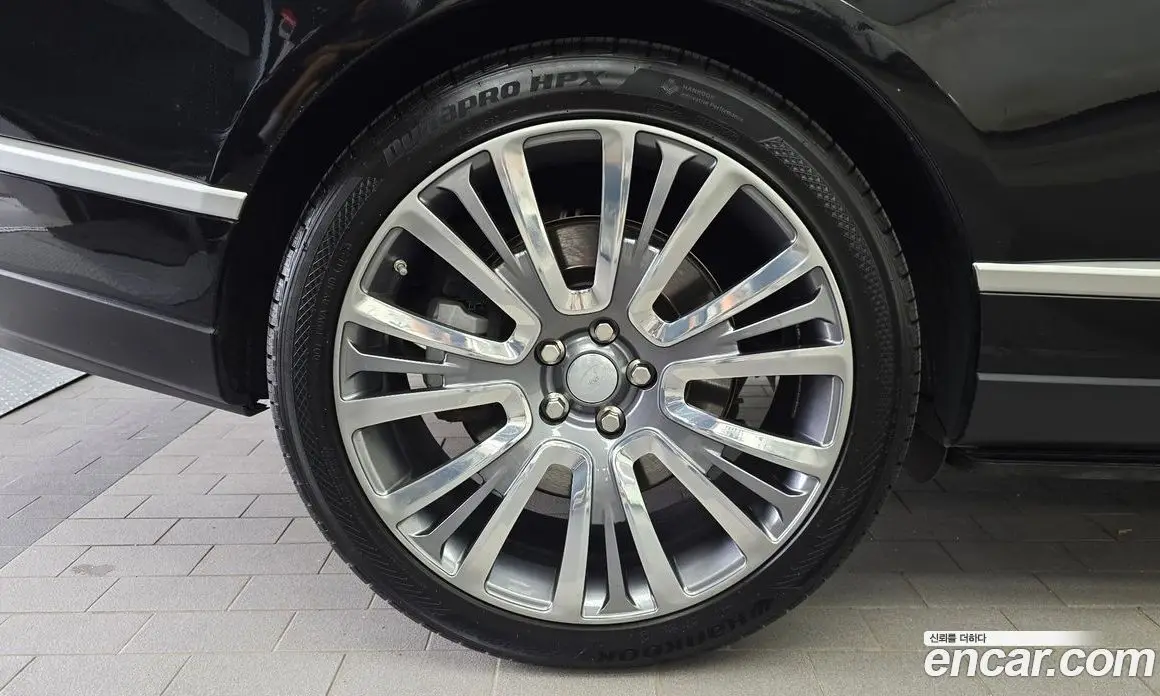 Land Rover Range Rover 2019 5.0 автомат (гидро), фото 5 Land Rover Range Rover 2019 5.0 автомат (гидро), фото 5