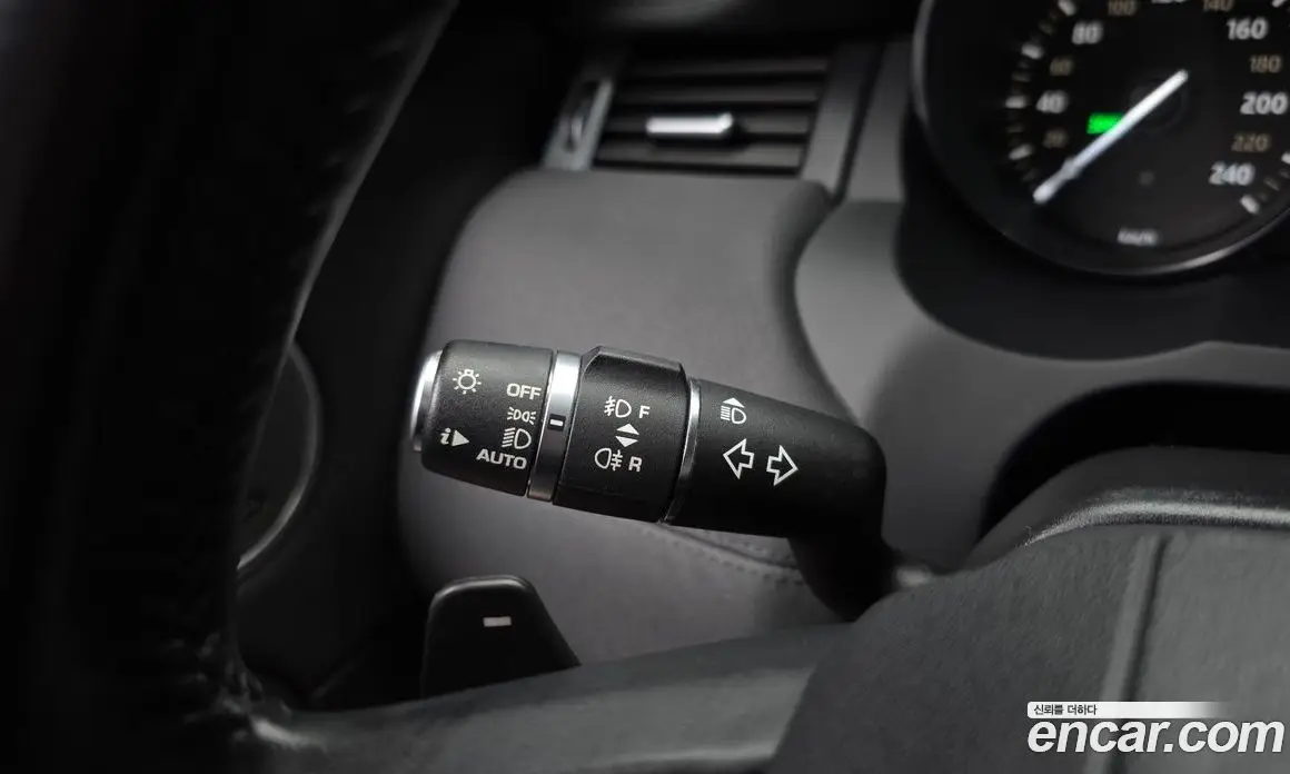 Land Rover Range Rover Evoque 2015 2.0 автомат (гидро), фото 16 Land Rover Range Rover Evoque 2015 2.0 автомат (гидро), фото 16