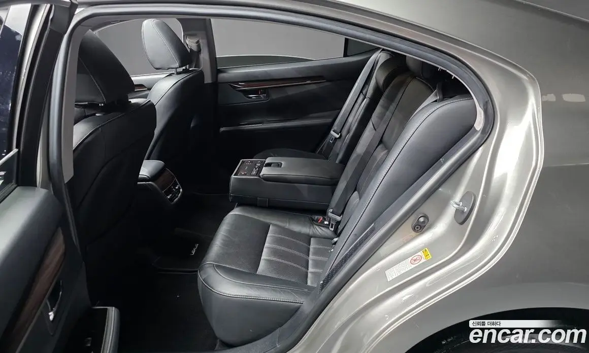 Lexus ES 2017 2.5 автомат (гидро), фото 16 Lexus ES 2017 2.5 автомат (гидро), фото 16