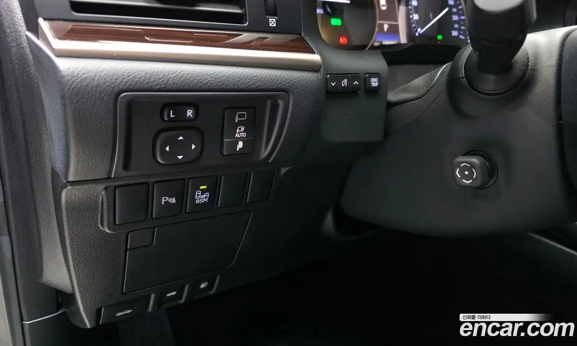 Lexus ES 2017 2.5 автомат (гидро), фото 24 Lexus ES 2017 2.5 автомат (гидро), фото 24