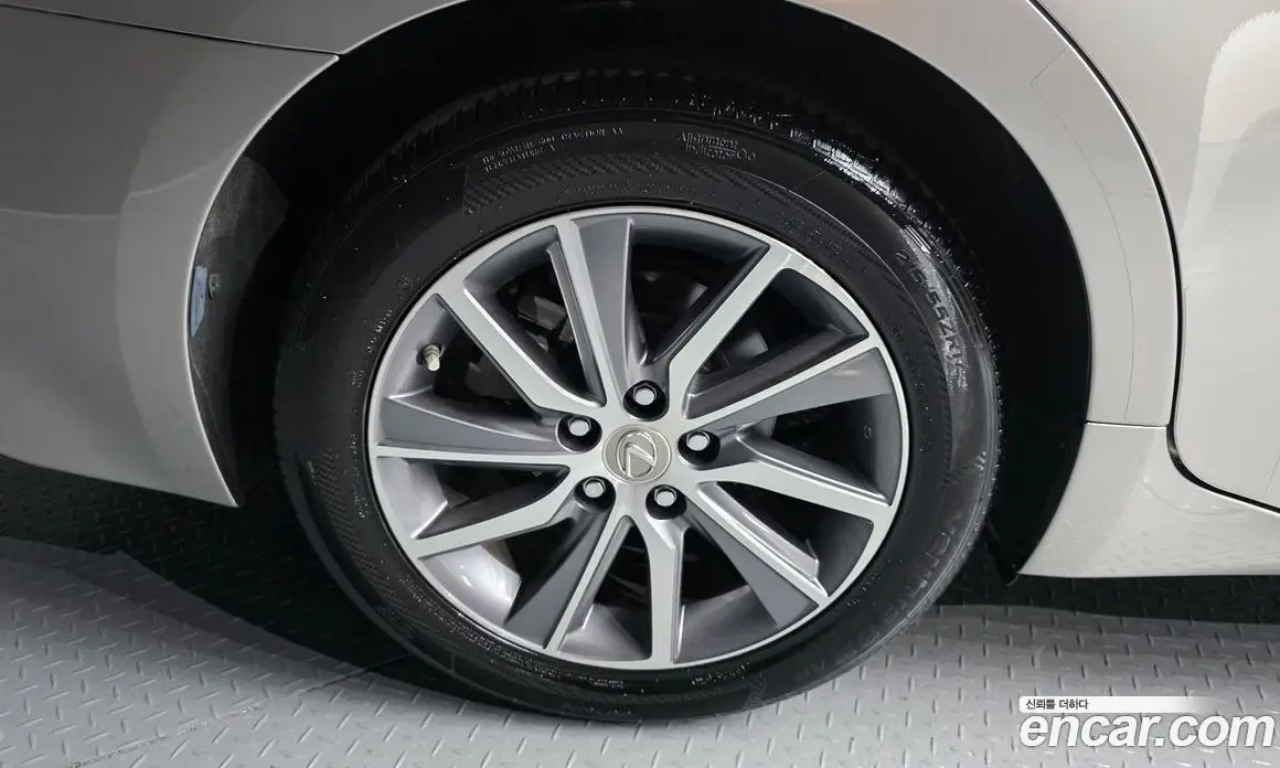 Lexus ES 2017 2.5 автомат (гидро), фото 5 Lexus ES 2017 2.5 автомат (гидро), фото 5