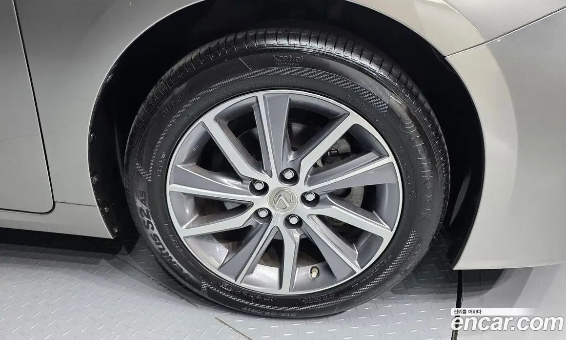 Lexus ES 2017 2.5 автомат (гидро), фото 7 Lexus ES 2017 2.5 автомат (гидро), фото 7