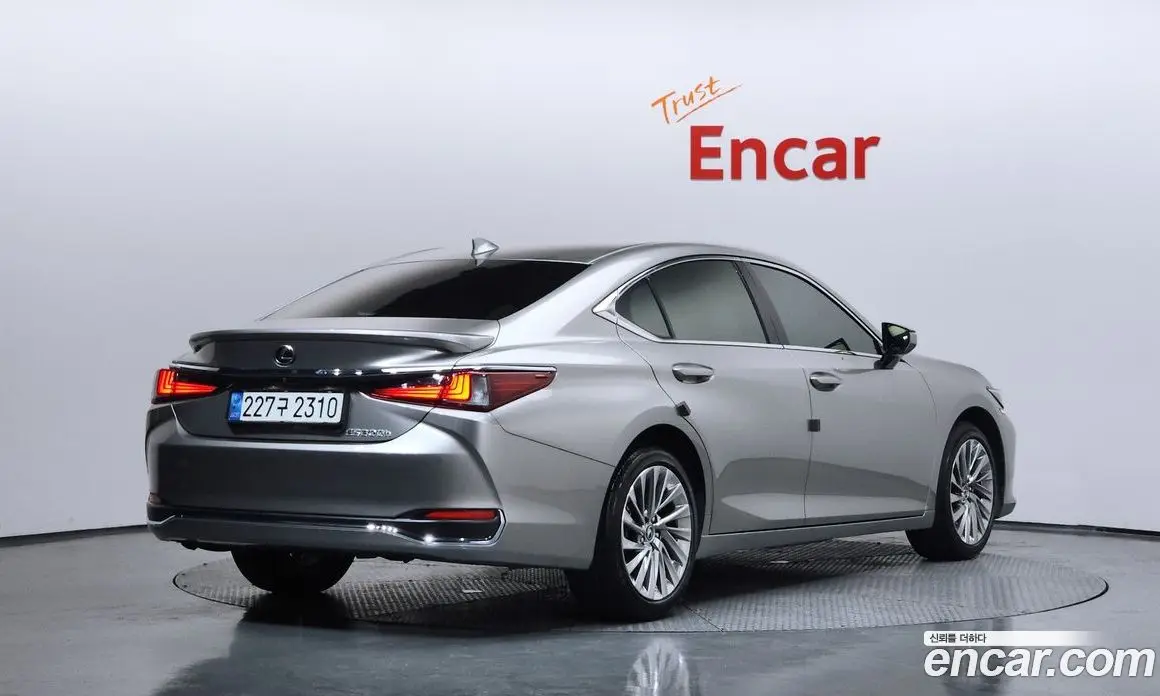 Lexus ES 2022 2.5 автомат (гидро), фото 2 Lexus ES 2022 2.5 автомат (гидро), фото 2