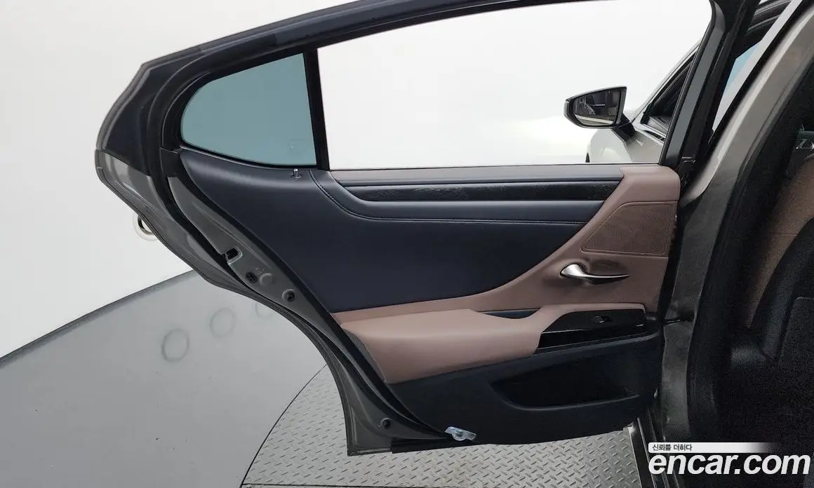 Lexus ES 2022 2.5 автомат (гидро), фото 15 Lexus ES 2022 2.5 автомат (гидро), фото 15