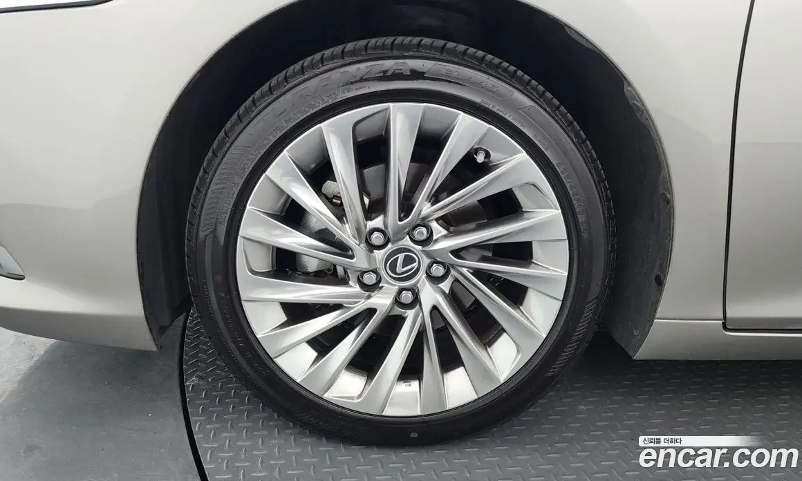 Lexus ES 2022 2.5 автомат (гидро), фото 5 Lexus ES 2022 2.5 автомат (гидро), фото 5