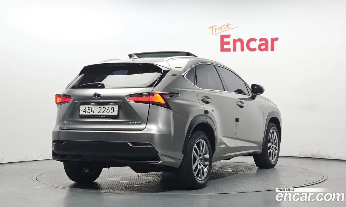 Lexus NX 2017 2.5 автомат (гидро), фото 2 Lexus NX 2017 2.5 автомат (гидро), фото 2
