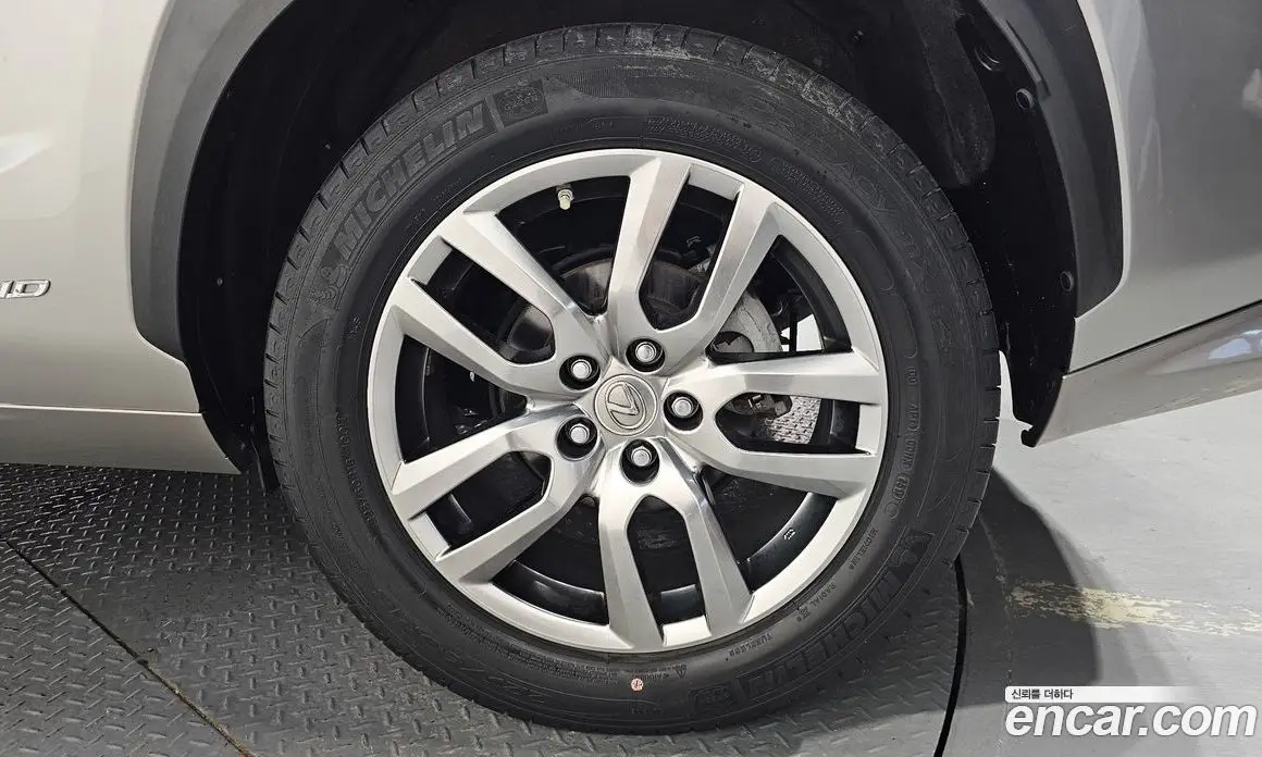 Lexus NX 2017 2.5 автомат (гидро), фото 7 Lexus NX 2017 2.5 автомат (гидро), фото 7