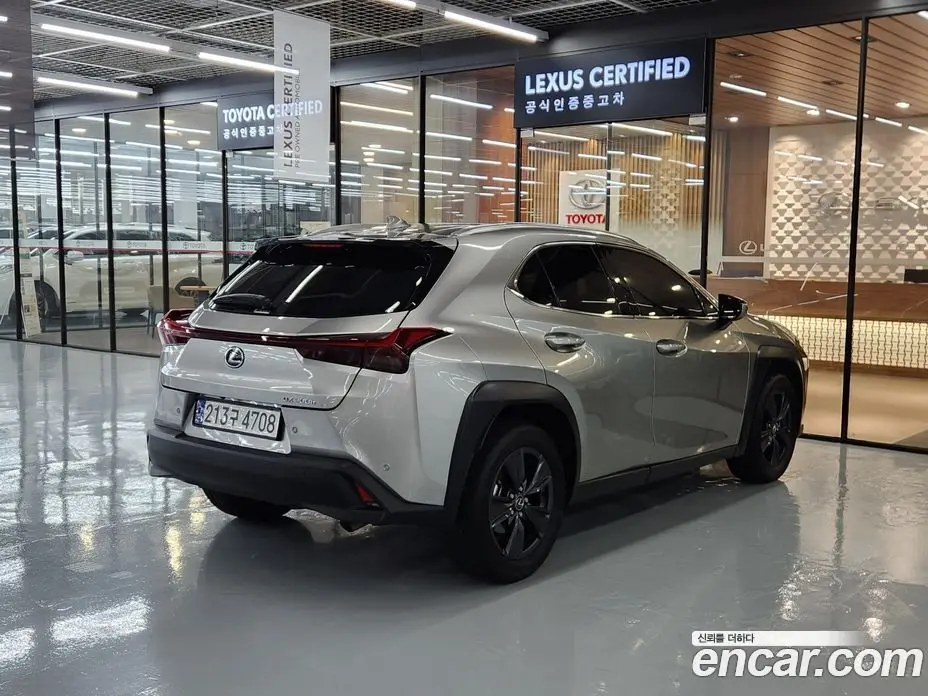 Lexus UX 2024 2.0 автомат (вариатор), фото 2 Lexus UX 2024 2.0 автомат (вариатор), фото 2