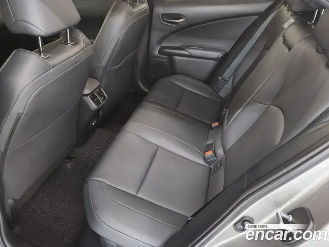 Lexus UX 2024 2.0 автомат (вариатор), миниатюра 11 Lexus UX 2024 2.0 автомат (вариатор), миниатюра 11