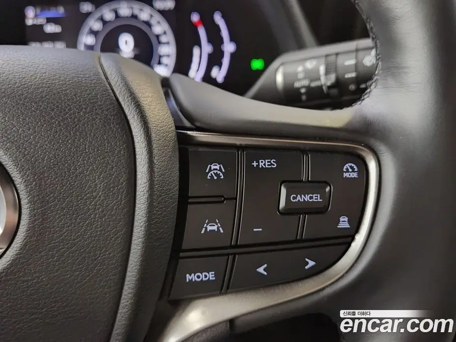 Lexus UX 2024 2.0 автомат (вариатор), фото 13 Lexus UX 2024 2.0 автомат (вариатор), фото 13