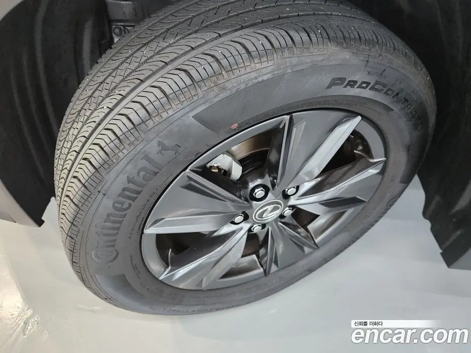 Lexus UX 2024 2.0 автомат (вариатор), фото 5 Lexus UX 2024 2.0 автомат (вариатор), фото 5