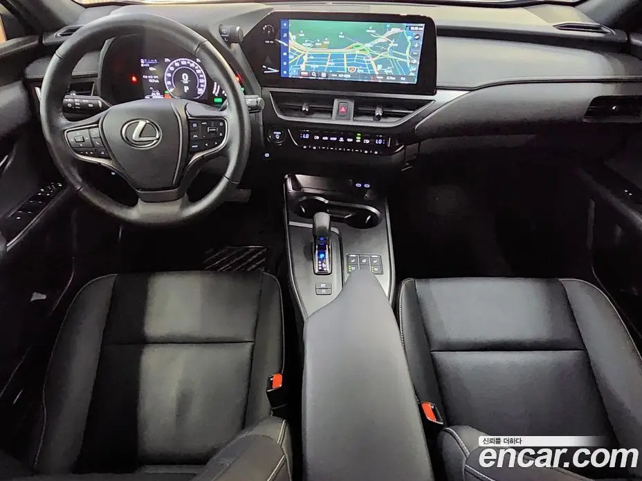 Lexus UX 2024 2.0 автомат (вариатор), фото 7 Lexus UX 2024 2.0 автомат (вариатор), фото 7