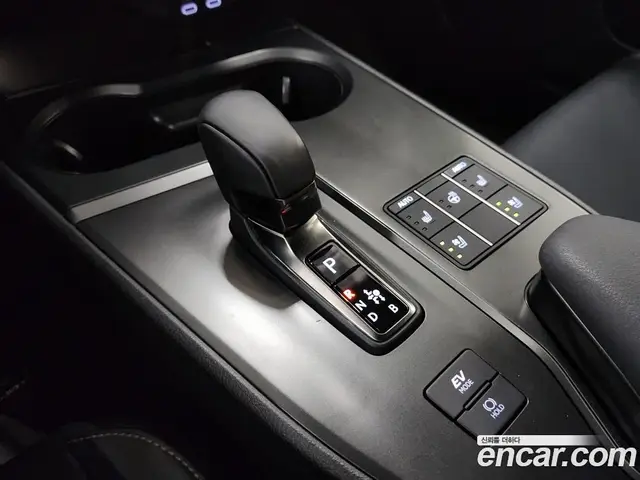 Lexus UX 2024 2.0 автомат (вариатор), миниатюра 9 Lexus UX 2024 2.0 автомат (вариатор), миниатюра 9