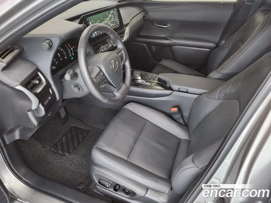 Lexus UX 2024 2.0 автомат (вариатор), фото 10 Lexus UX 2024 2.0 автомат (вариатор), фото 10