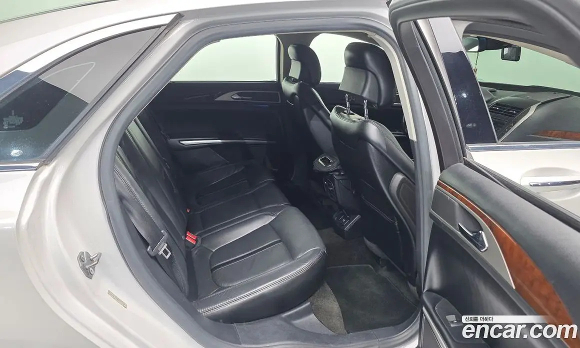 Lincoln MKZ 2016 2.0 автомат (гидро), фото 12 Lincoln MKZ 2016 2.0 автомат (гидро), фото 12