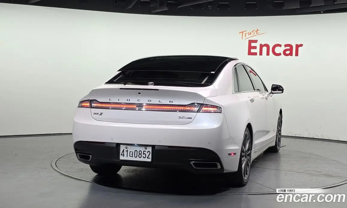 Lincoln MKZ 2016 2.0 автомат (гидро), фото 4 Lincoln MKZ 2016 2.0 автомат (гидро), фото 4