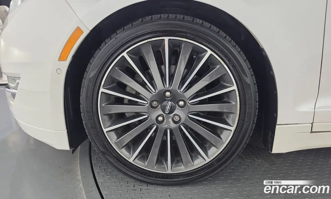 Lincoln MKZ 2016 2.0 автомат (гидро), фото 5 Lincoln MKZ 2016 2.0 автомат (гидро), фото 5