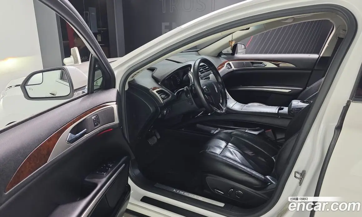 Lincoln MKZ 2016 2.0 автомат (гидро), фото 10 Lincoln MKZ 2016 2.0 автомат (гидро), фото 10