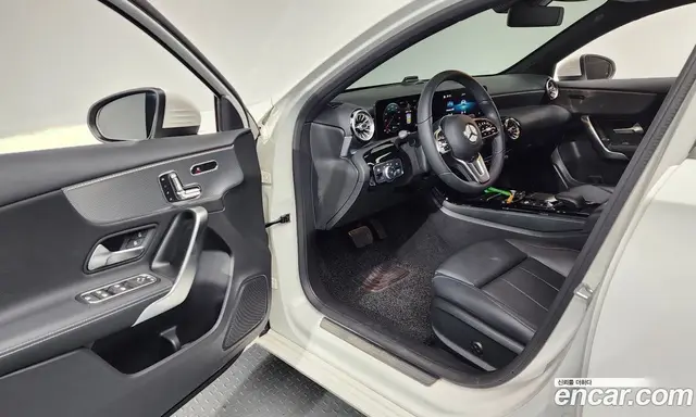 Mercedes-Benz A-Class 2021 2.0 автомат (гидро), миниатюра 10 Mercedes-Benz A-Class 2021 2.0 автомат (гидро), миниатюра 10