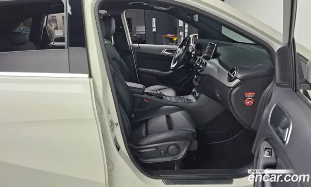 Mercedes-Benz B-Class 2018 2.0 автомат (гидро), миниатюра 11 Mercedes-Benz B-Class 2018 2.0 автомат (гидро), миниатюра 11