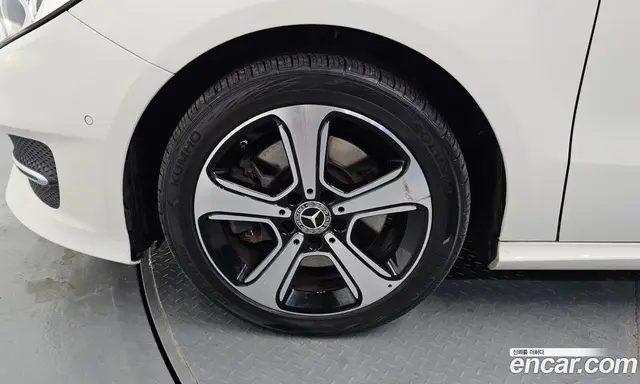 Mercedes-Benz B-Class 2018 2.0 автомат (гидро), миниатюра 5 Mercedes-Benz B-Class 2018 2.0 автомат (гидро), миниатюра 5