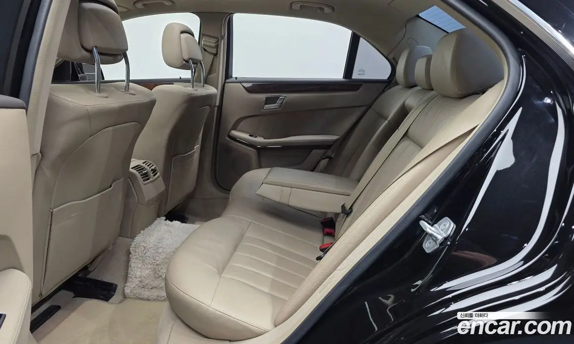 Mercedes-Benz E-Class 2011 3.5 автомат (гидро), фото 12 Mercedes-Benz E-Class 2011 3.5 автомат (гидро), фото 12