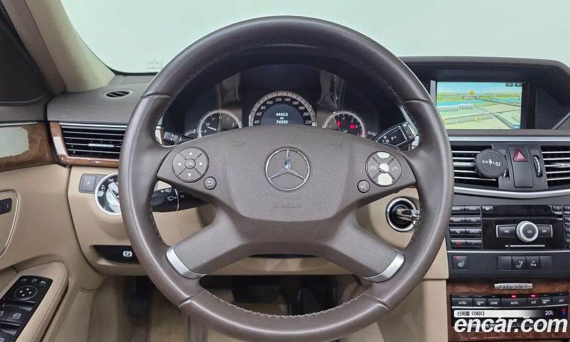 Mercedes-Benz E-Class 2011 3.5 автомат (гидро), фото 13 Mercedes-Benz E-Class 2011 3.5 автомат (гидро), фото 13