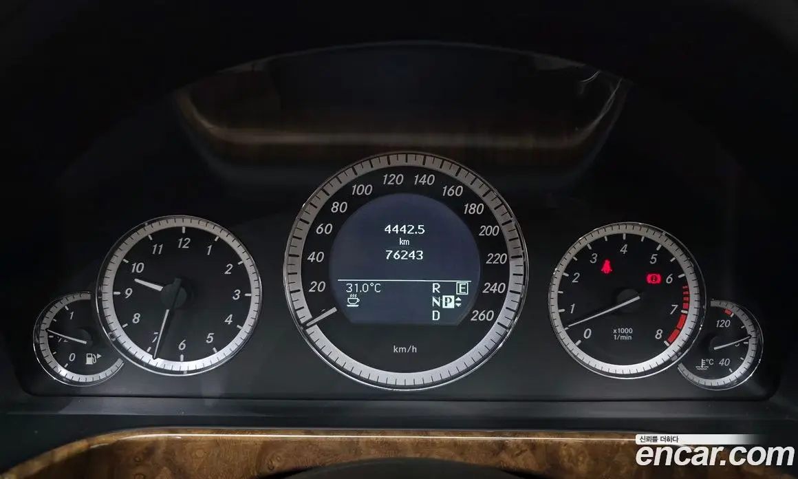 Mercedes-Benz E-Class 2011 3.5 автомат (гидро), фото 8 Mercedes-Benz E-Class 2011 3.5 автомат (гидро), фото 8