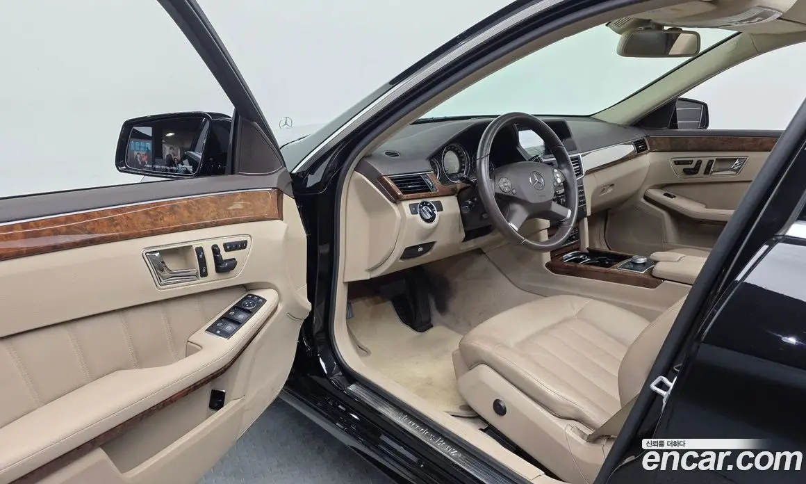 Mercedes-Benz E-Class 2011 3.5 автомат (гидро), фото 10 Mercedes-Benz E-Class 2011 3.5 автомат (гидро), фото 10