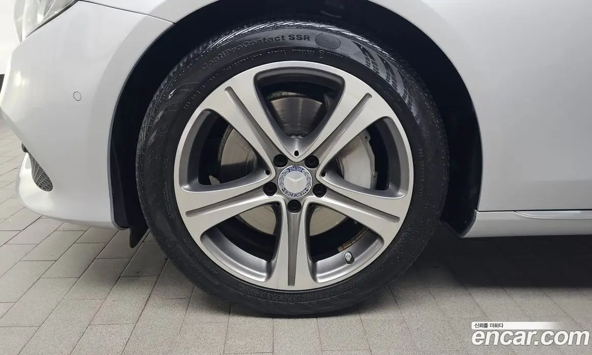 Mercedes-Benz E-Class 2016 2.0 автомат (гидро), фото 4 Mercedes-Benz E-Class 2016 2.0 автомат (гидро), фото 4