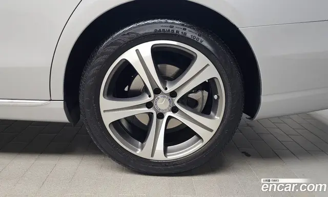 Mercedes-Benz E-Class 2016 2.0 автомат (гидро), миниатюра 6 Mercedes-Benz E-Class 2016 2.0 автомат (гидро), миниатюра 6