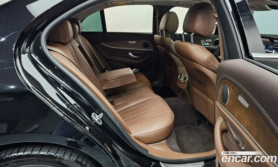 Mercedes-Benz E-Class 2019 1.9 автомат (гидро), фото 17 Mercedes-Benz E-Class 2019 1.9 автомат (гидро), фото 17