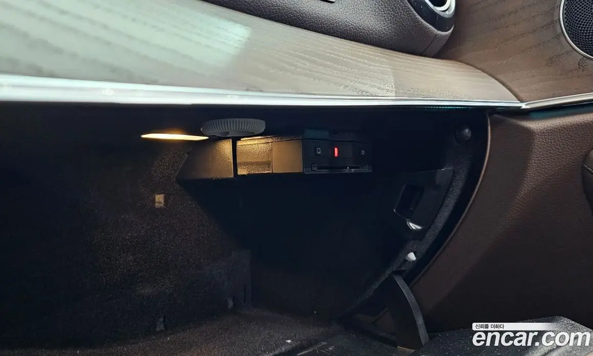 Mercedes-Benz E-Class 2019 1.9 автомат (гидро), фото 32 Mercedes-Benz E-Class 2019 1.9 автомат (гидро), фото 32