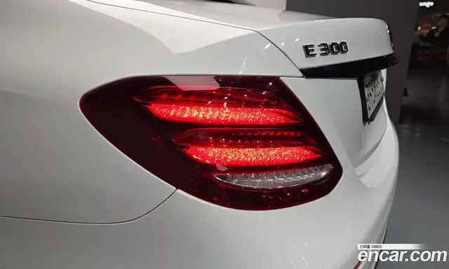 Mercedes-Benz E-Class 2020 2.0 автомат (гидро), миниатюра 8 Mercedes-Benz E-Class 2020 2.0 автомат (гидро), миниатюра 8
