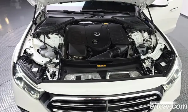 Mercedes-Benz E-Class 2024 2.0 автомат (гидро), миниатюра 6 Mercedes-Benz E-Class 2024 2.0 автомат (гидро), миниатюра 6